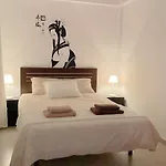 Del Mar 1 Deluxe Centrum Апартаменты Торевьиа